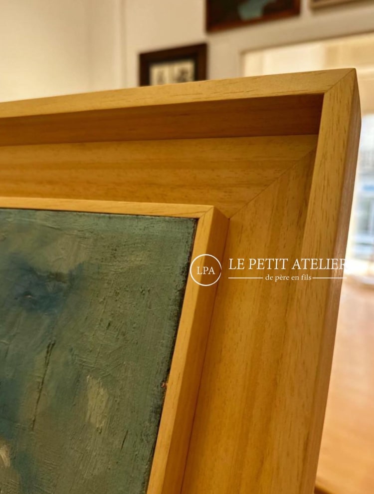 Floating frame/caisse américaine